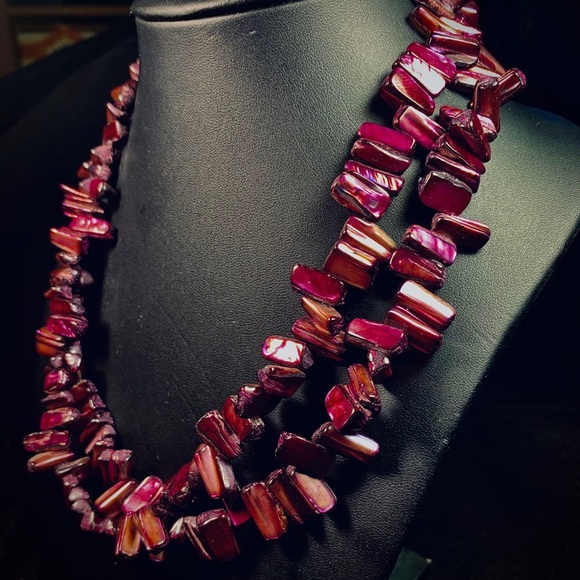 Baroque mother of pearl abalone dyed necklace. - Picture 2 of 3